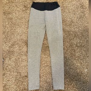 The “viral” booty scrunch leggings